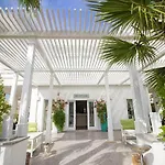 Poseidon Boutique And Yacht Club ホテル セリミエ