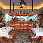 Poseidon Boutique And Yacht Club ホテル