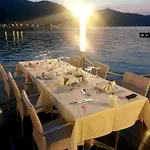 ホテル Poseidon Boutique And Yacht Club セリミエ