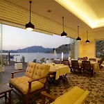 Poseidon Boutique And Yacht Club ホテル 4*