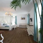 Poseidon Boutique And Yacht Club 4*