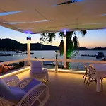 Poseidon Boutique And Yacht Club