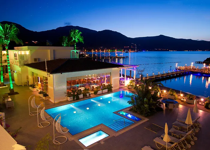 Poseidon Boutique And Yacht Club