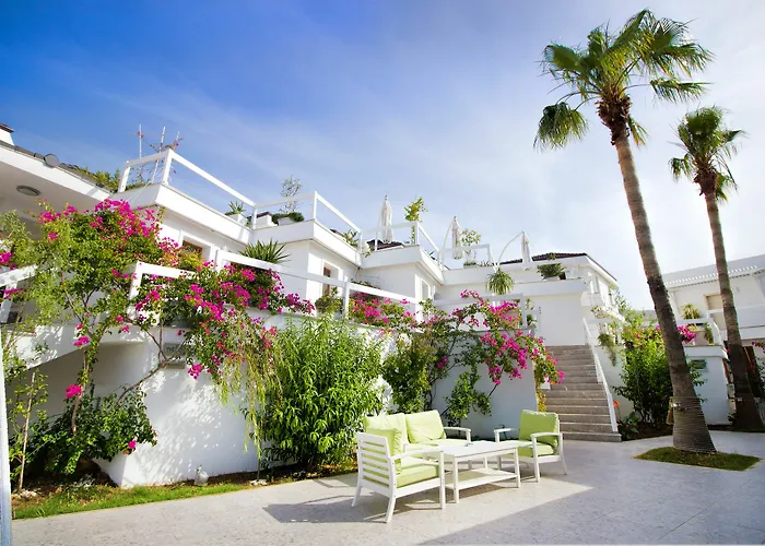 Poseidon Boutique And Yacht Club Hotel