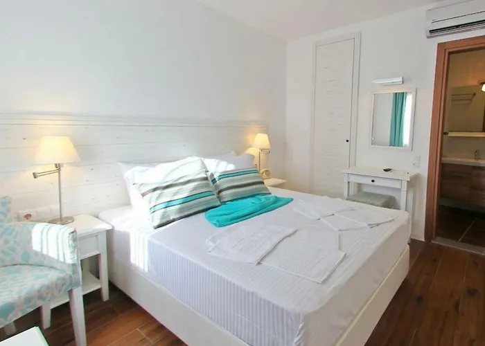 Poseidon Boutique And Yacht Club Hotel