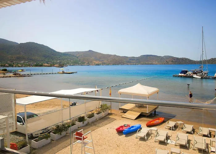 Poseidon Boutique And Yacht Club Hotel