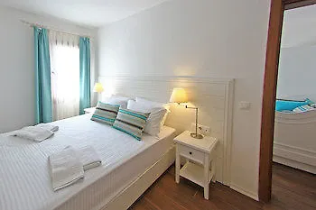 ホテル Poseidon Boutique And Yacht Club 4*