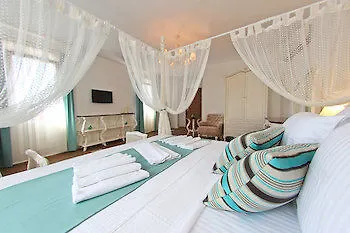 Poseidon Boutique And Yacht Club ホテル 4*