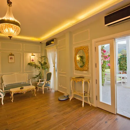 Poseidon Boutique And Yacht Club 4* セリミエ