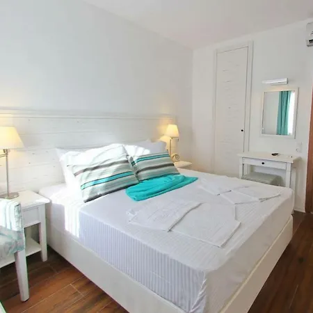 Poseidon Boutique And Yacht Club Hotel