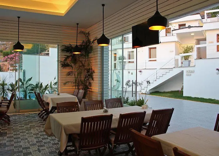 Hotel Poseidon Boutique And Yacht Club