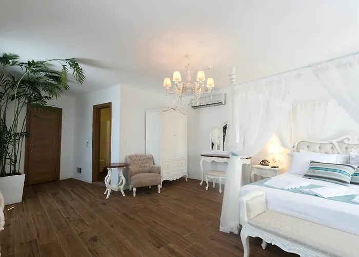 Szálloda Poseidon Boutique And Yacht Club