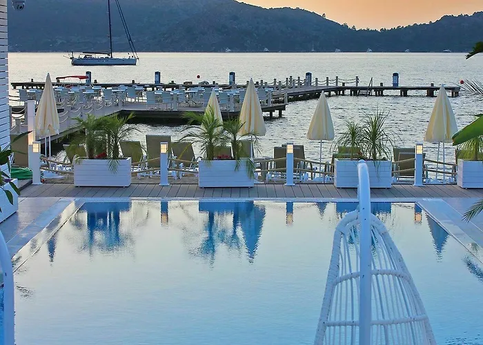 Poseidon Boutique And Yacht Club Selimiye