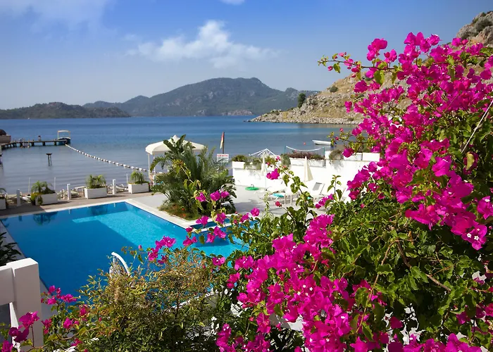 Poseidon Boutique And Yacht Club 4*