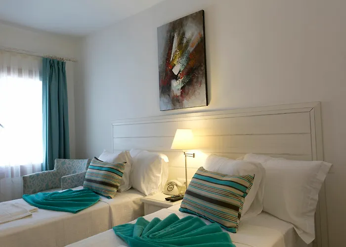 Poseidon Boutique And Yacht Club