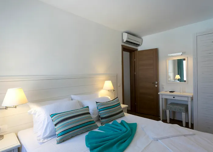 Poseidon Boutique And Yacht Club Selimiye