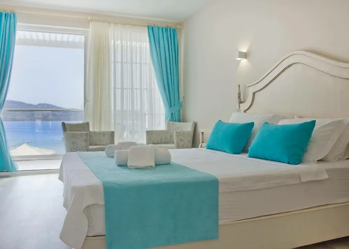 Poseidon Boutique And Yacht Club 4*